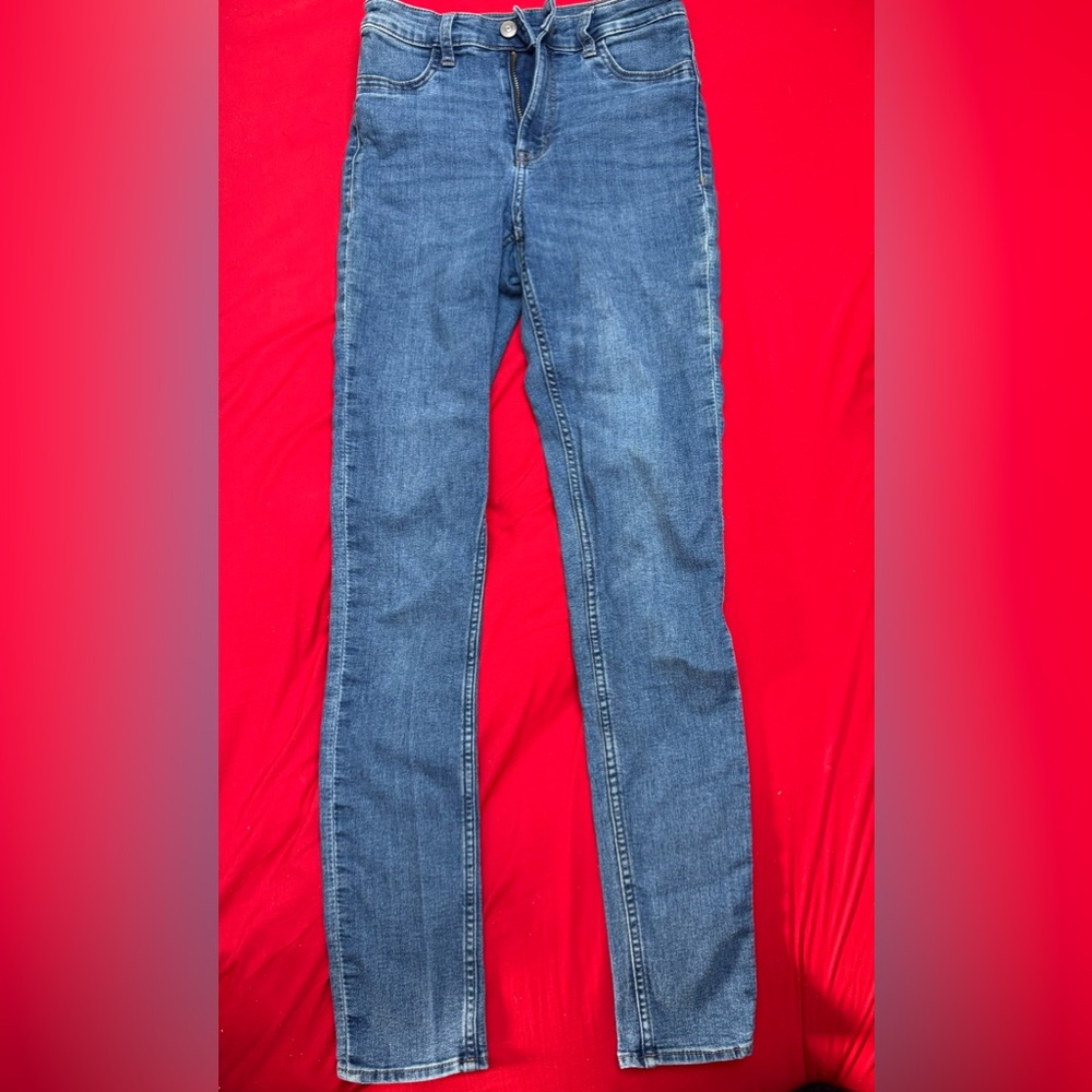 H&M Divided Jeans Size 2 (Fit Like a Size 0) Woman’s